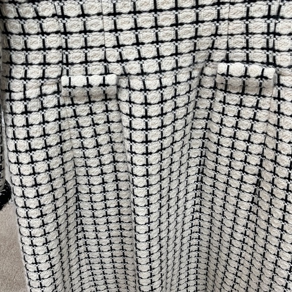 CHANEL Vintage Wool Boucle Long Jacket - Picture 11 of 16